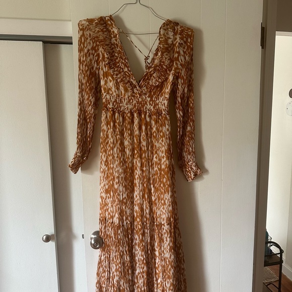 Elegant Brown Patterned Dress - Picture 1 of 1